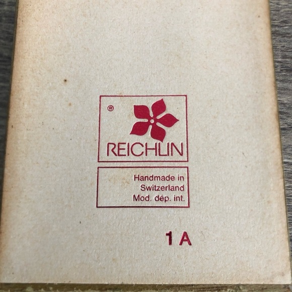 Vtg Pressed Floral Art in Gold Frame - Picture 6 of 12